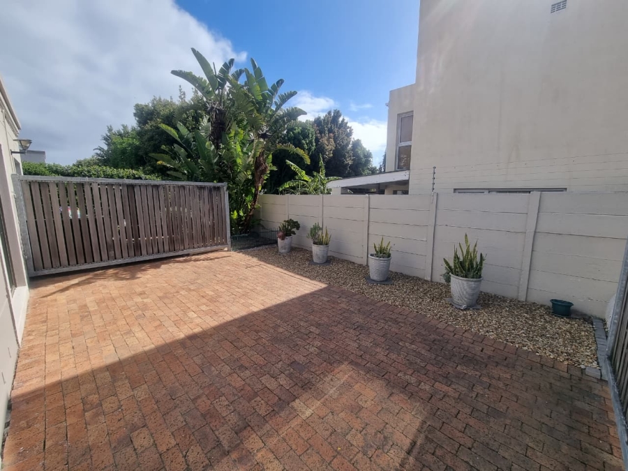 1 Bedroom Property for Sale in Royal Ascot Western Cape